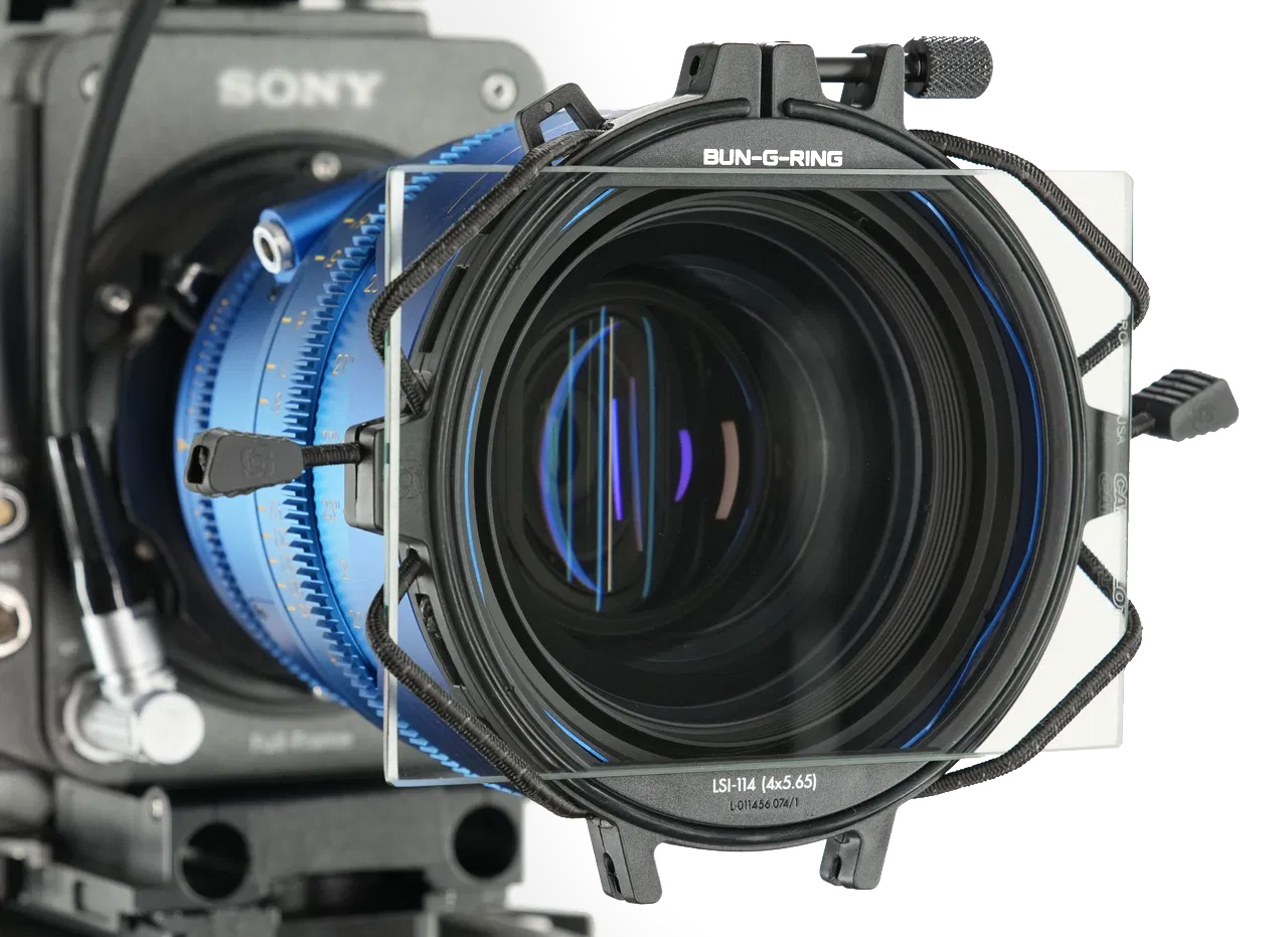 Bun-G-Ring attached to a Coral Anamorphic Lens – fast and secure filter mounting solution