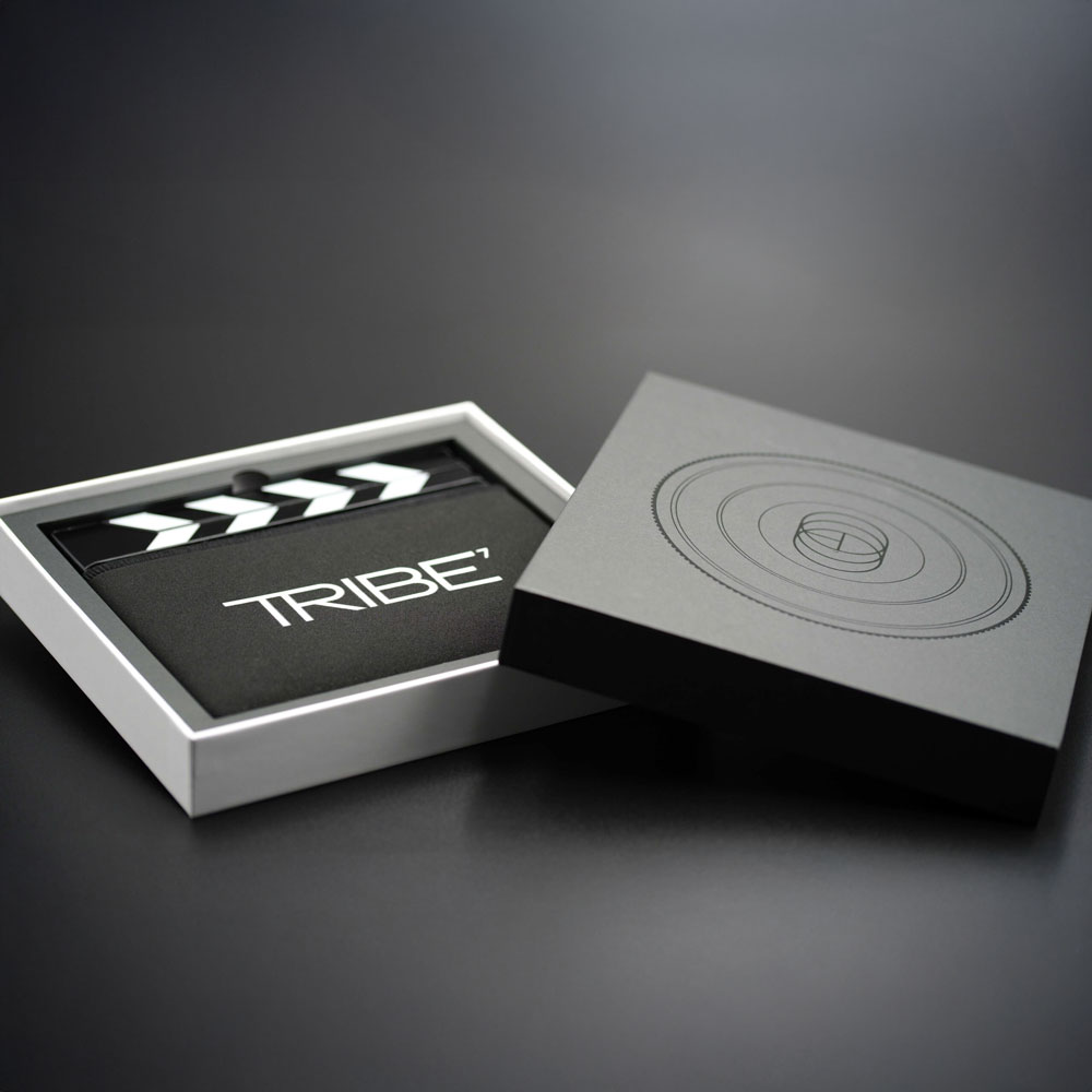 Slate by Tribe7 – customizable clapperboard with app integration for streamlined filmmaking