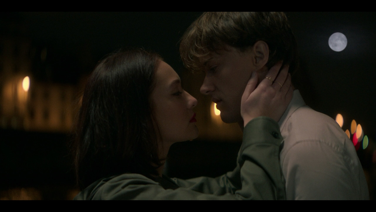 A cinematic still from the finale of ‘The Summer I Turned Pretty’, captured with the Coral Anamorphic lens by Sandra Valde-Hansen ASC, LPS, delivering signature anamorphic flares and cinematic depth.