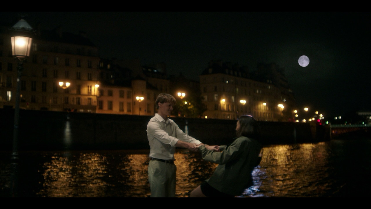 A cinematic still from the finale of ‘The Summer I Turned Pretty’, captured with the Coral Anamorphic lens by Sandra Valde-Hansen ASC, LPS, delivering signature anamorphic flares and cinematic depth.